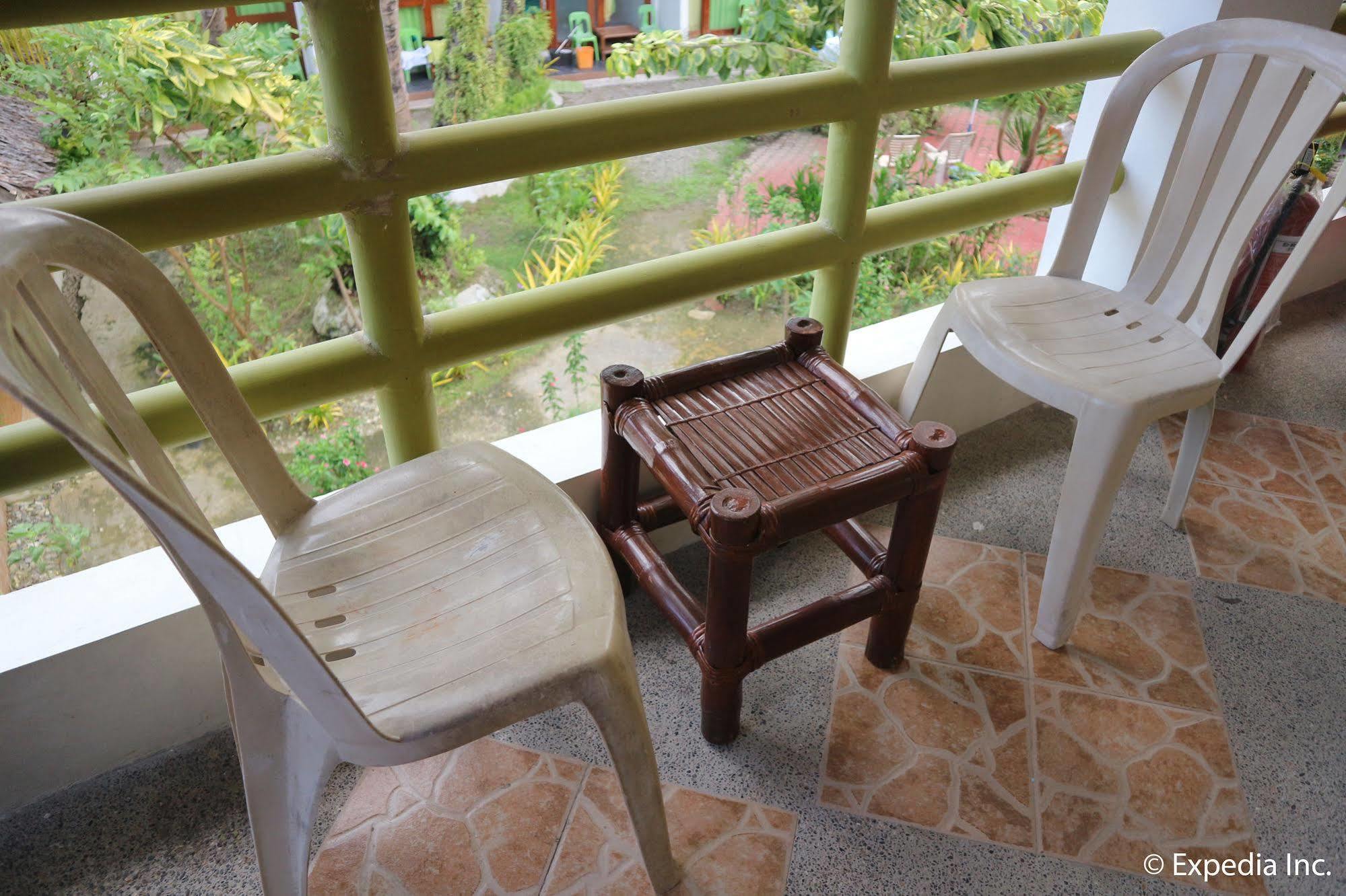 Reddoorz Plus @ Secret Garden Boracay Balabag  Exterior photo